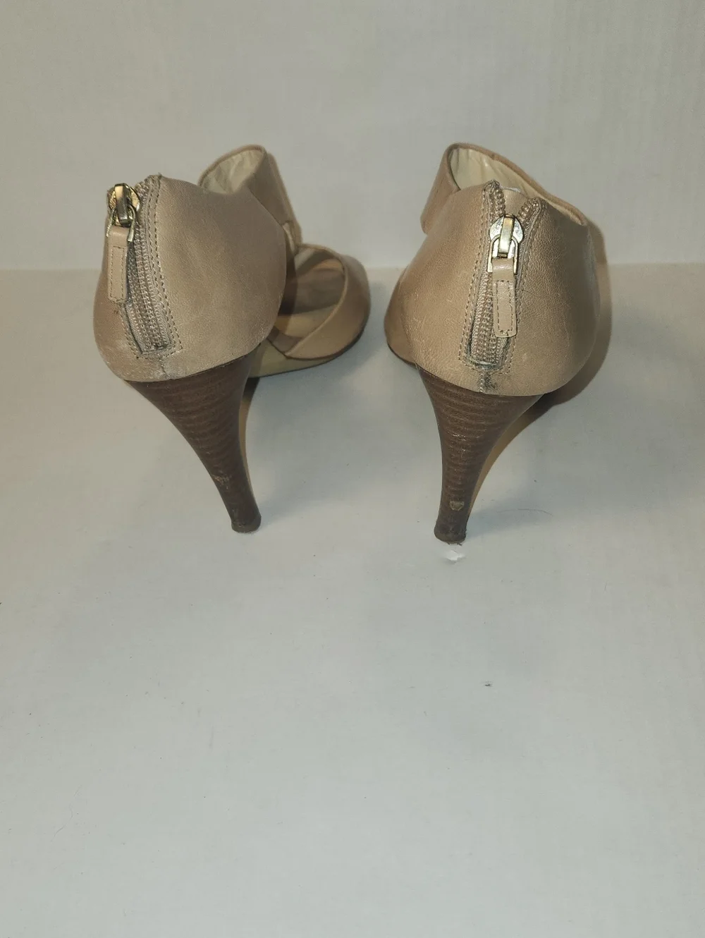 Franco Sarto Alloy Nude Leather Peep-Toe T-strap High Heels Sandals 8